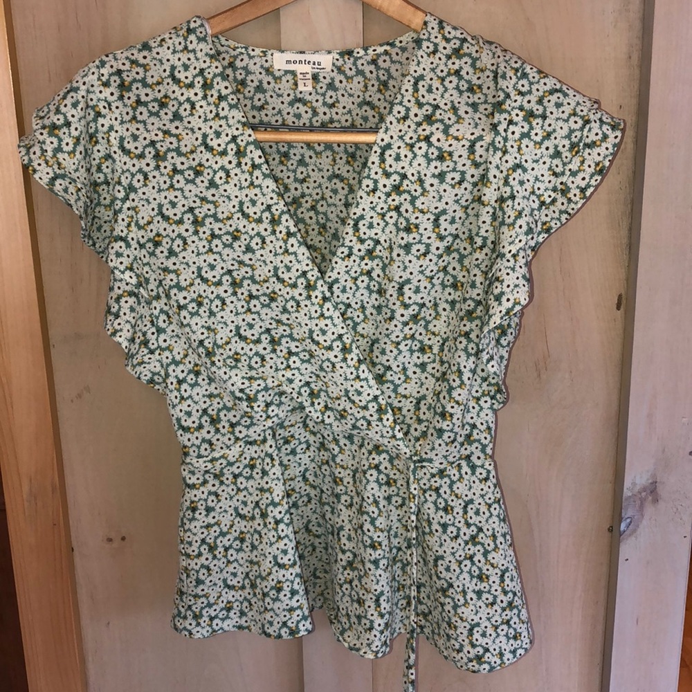 Women’s Top size large